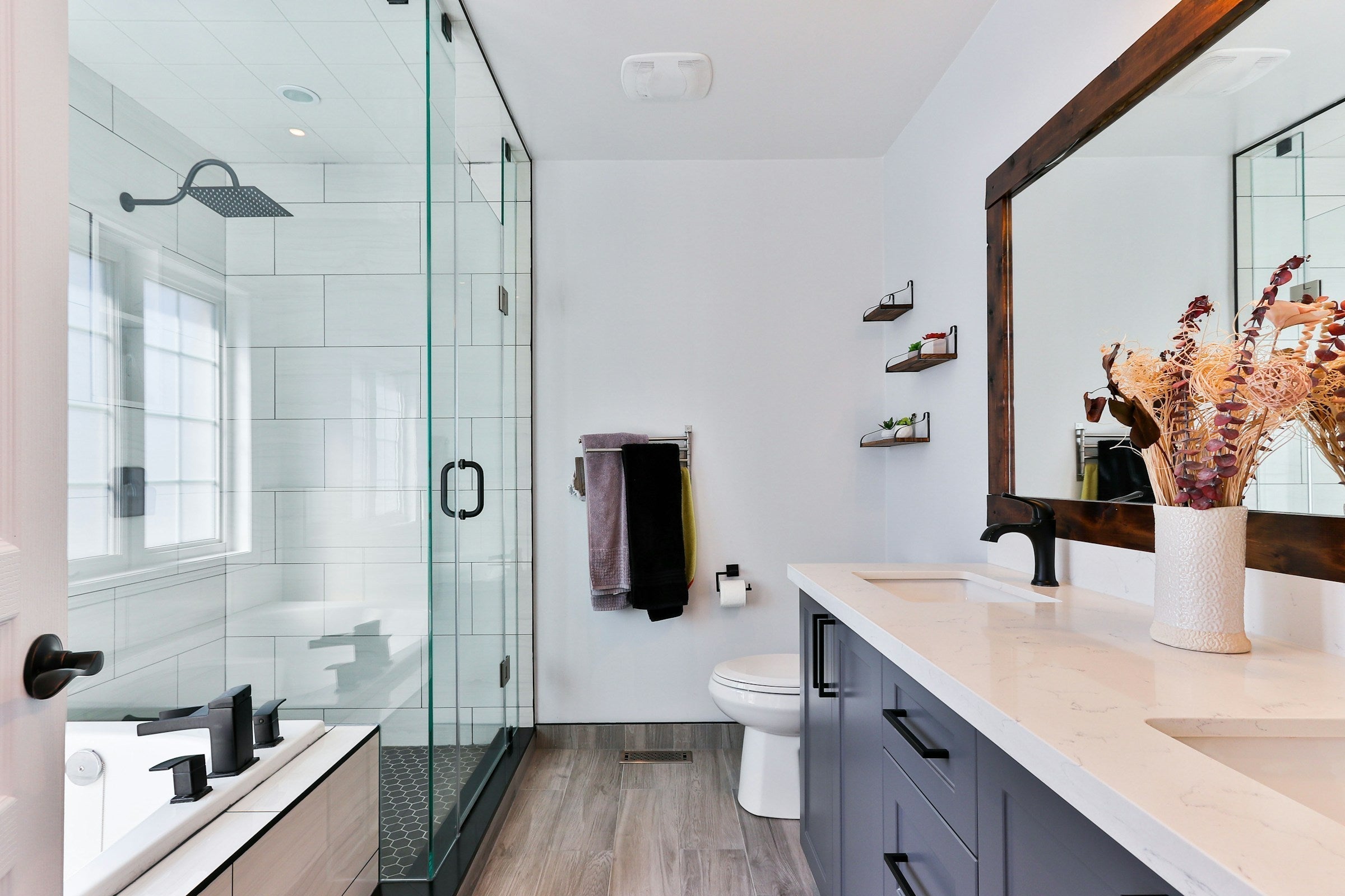 9 Smart Ways to Make Your Small Bathroom Look Bigger