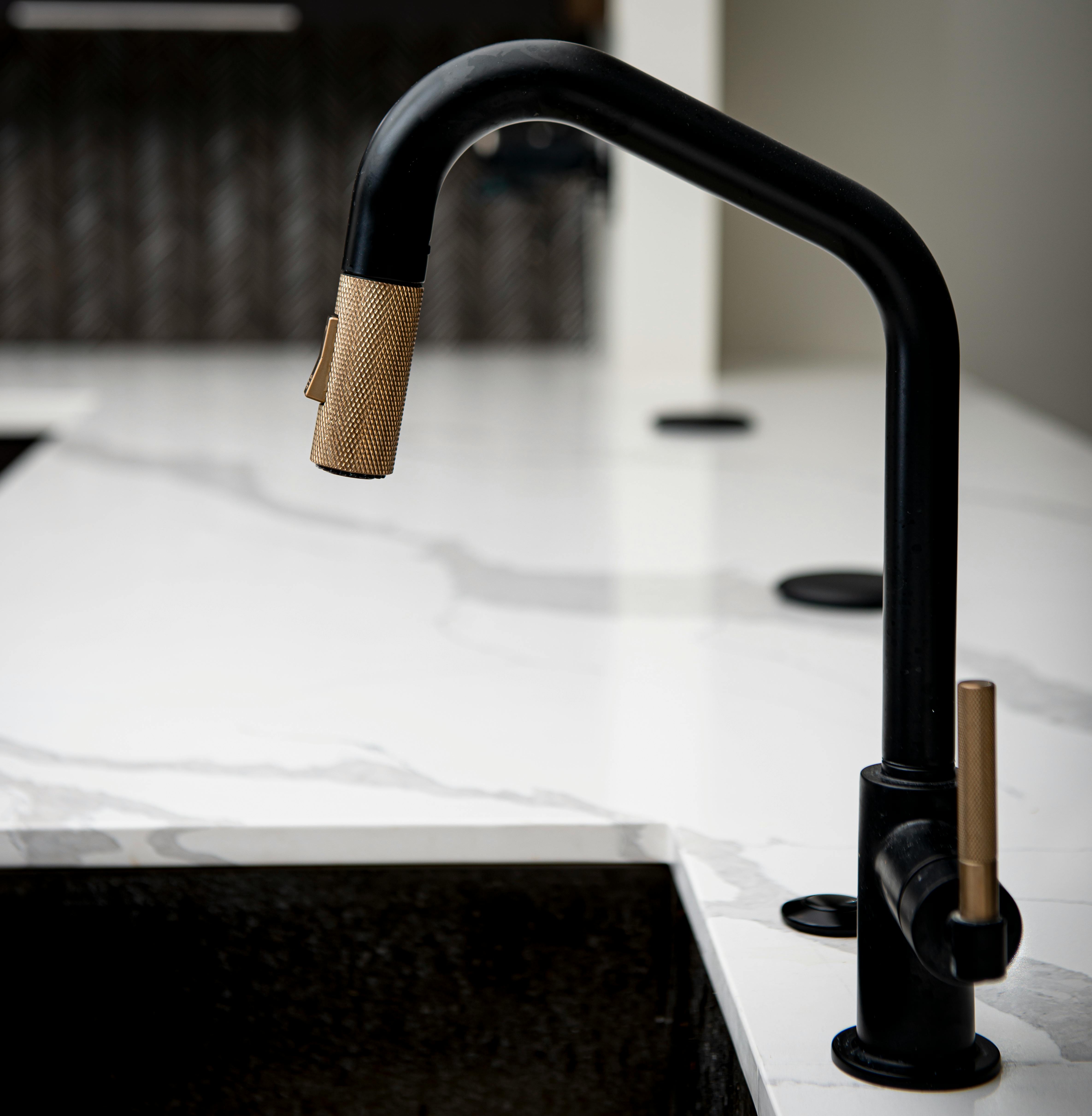 The Appeal of Black Kitchen Taps and Why They’re Trending