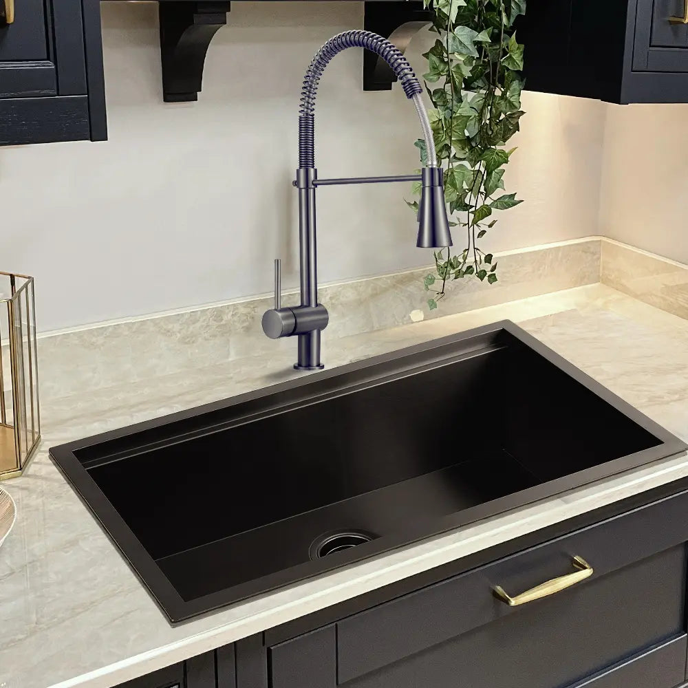 Vivi pull-down faucet with sleek spring design