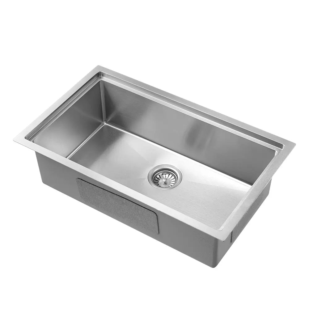 Spacious Sima-Plus single bowl sink in silver